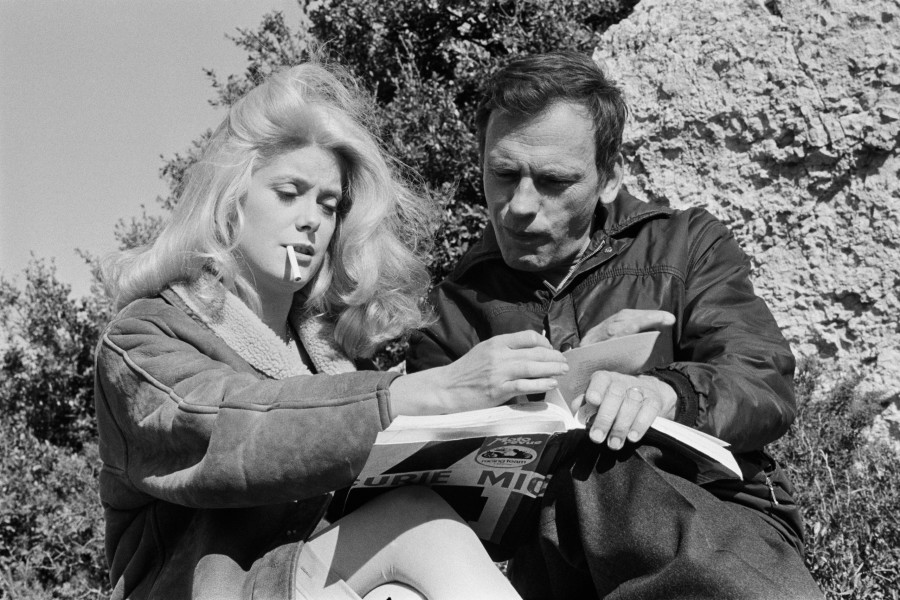 On the Set of L'Agression