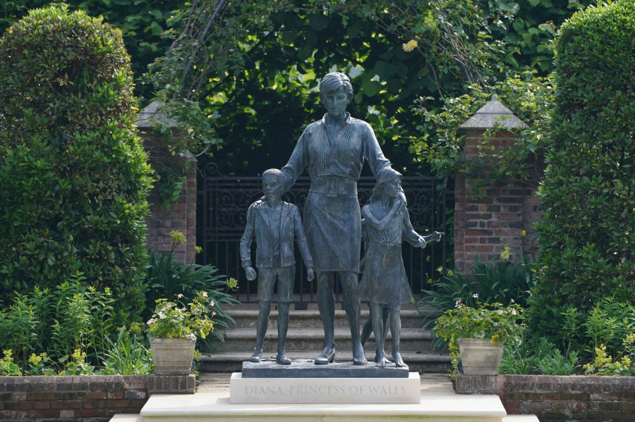 Britain Princess Diana Statue