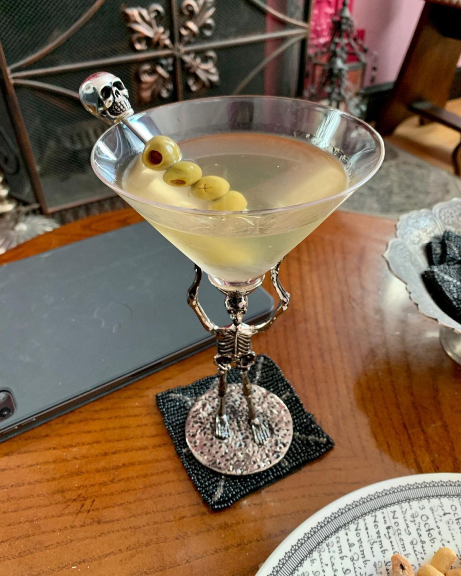 dirty_martini_cocktail.jpg