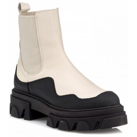 new fw 21 22 stevemadden 12 11 2021 181