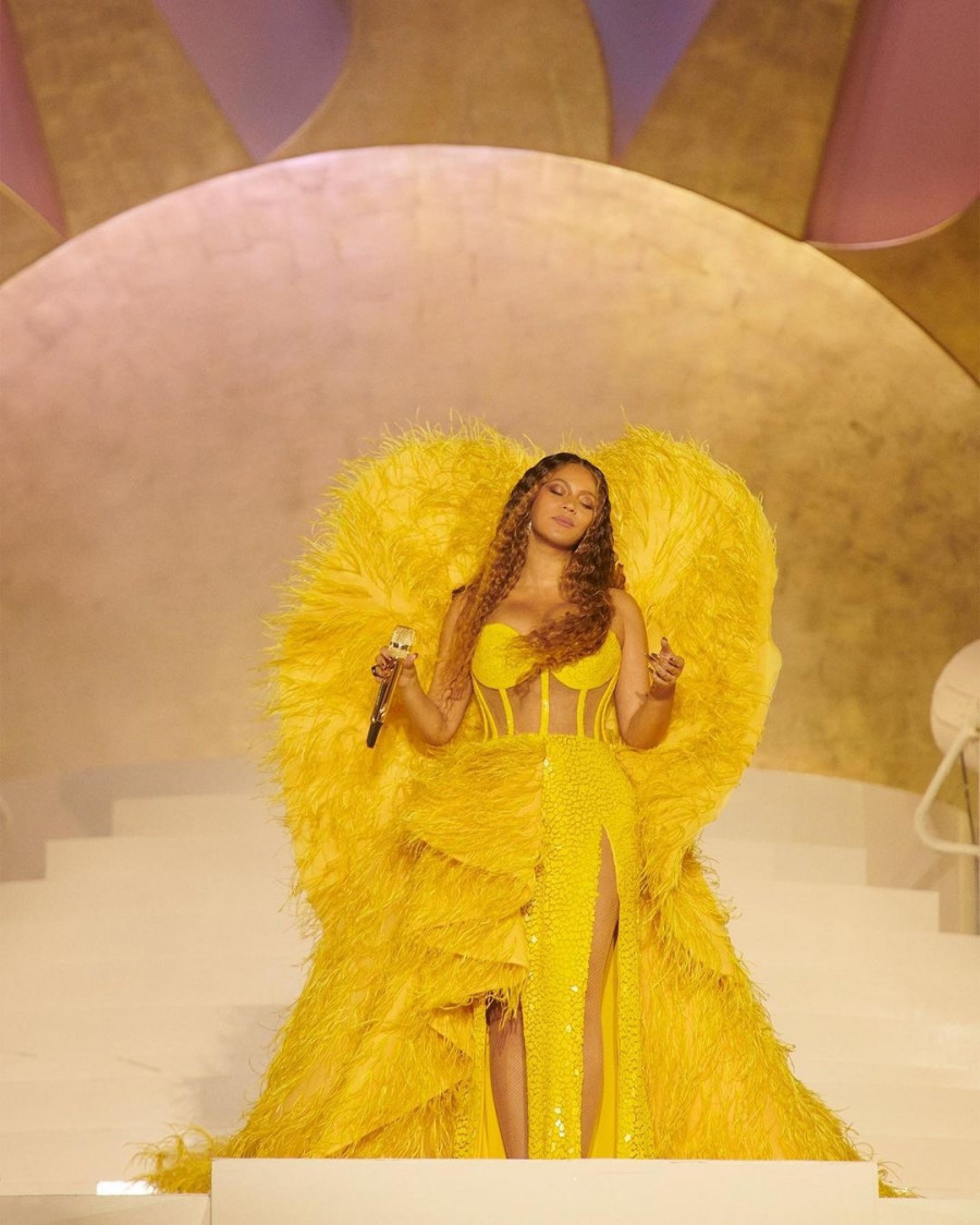 beyonce_dubai_looks-(8).jpg