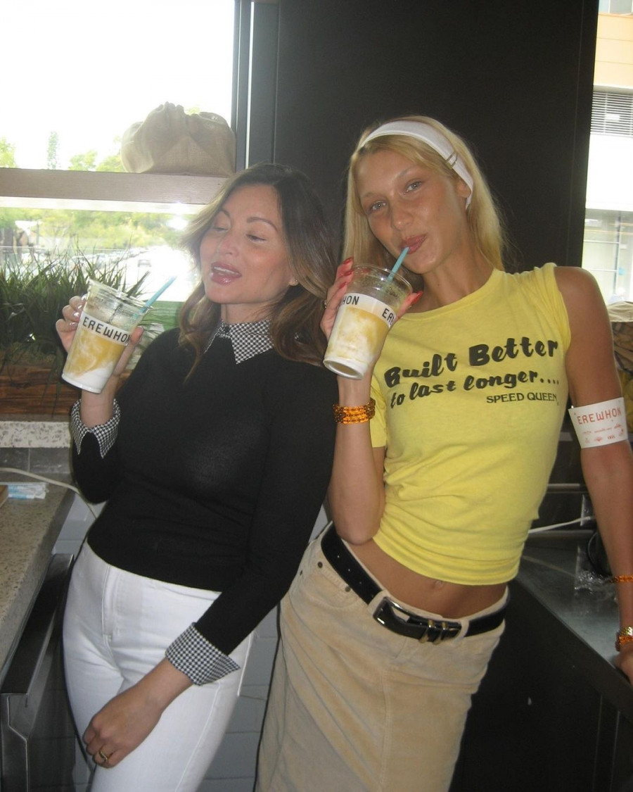 bella_hadid_smoothie.jpg