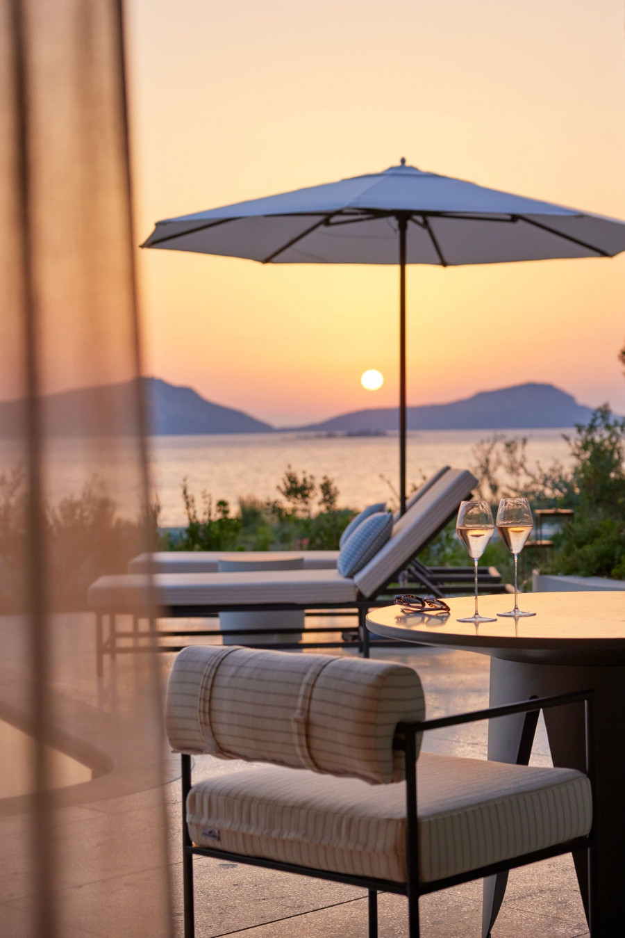 Mandarin-Oriental-Costa-Navarino-Sunset.jpg