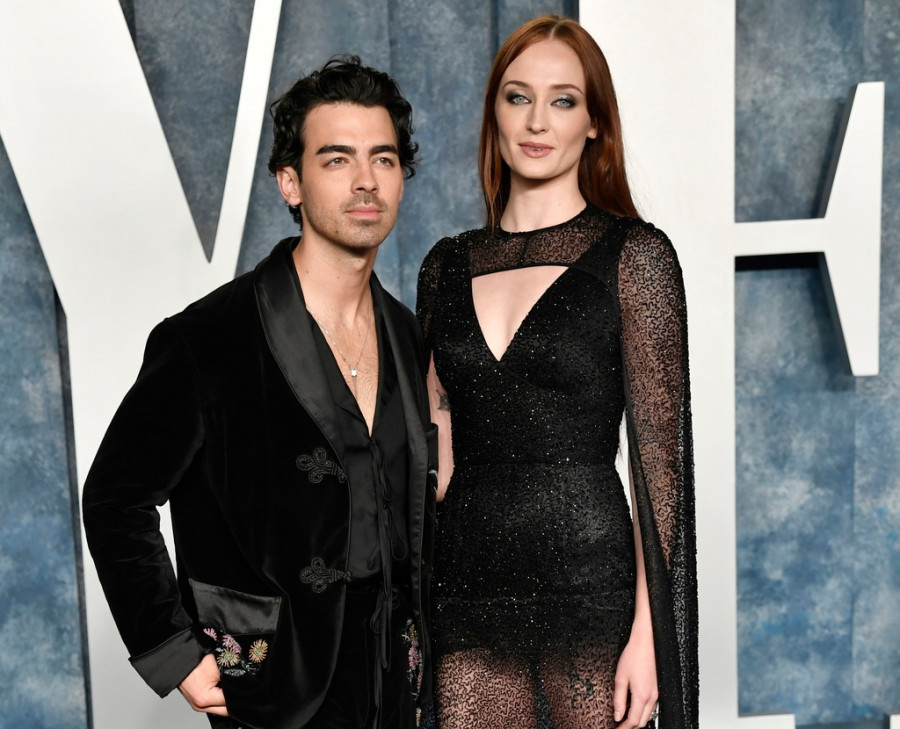 People - Joe Jonas Sophie Turner