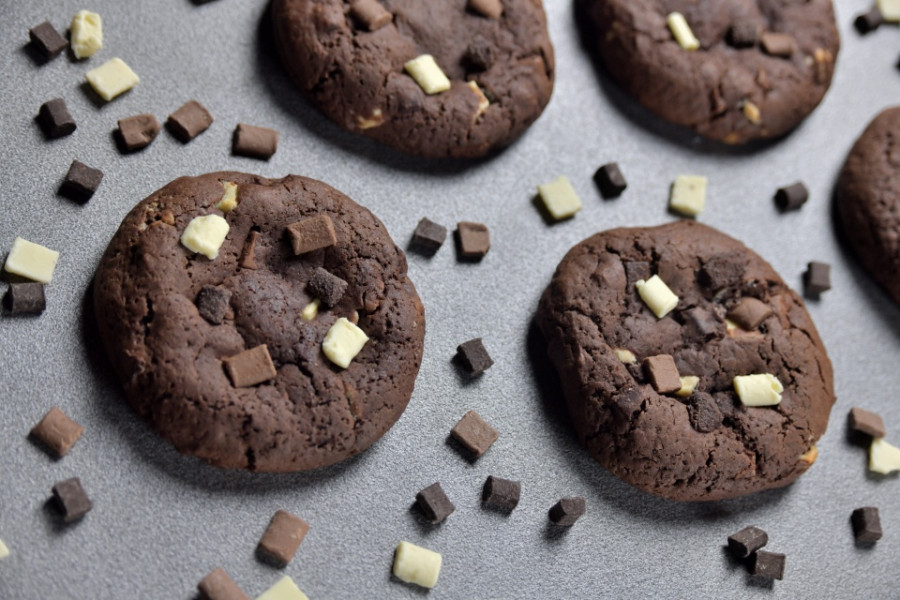 Triple-chocolate-cookie.jpg