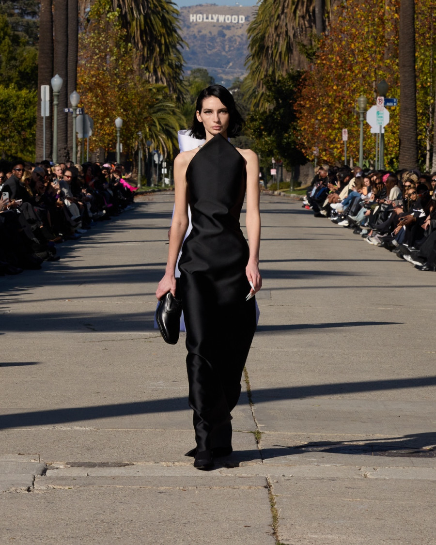 Photo-by-Balenciaga-on-December-02-2023.-May-be-an-image-of-4-people-gown-and-text-that-says-'HOLLYWDOD'..jpg