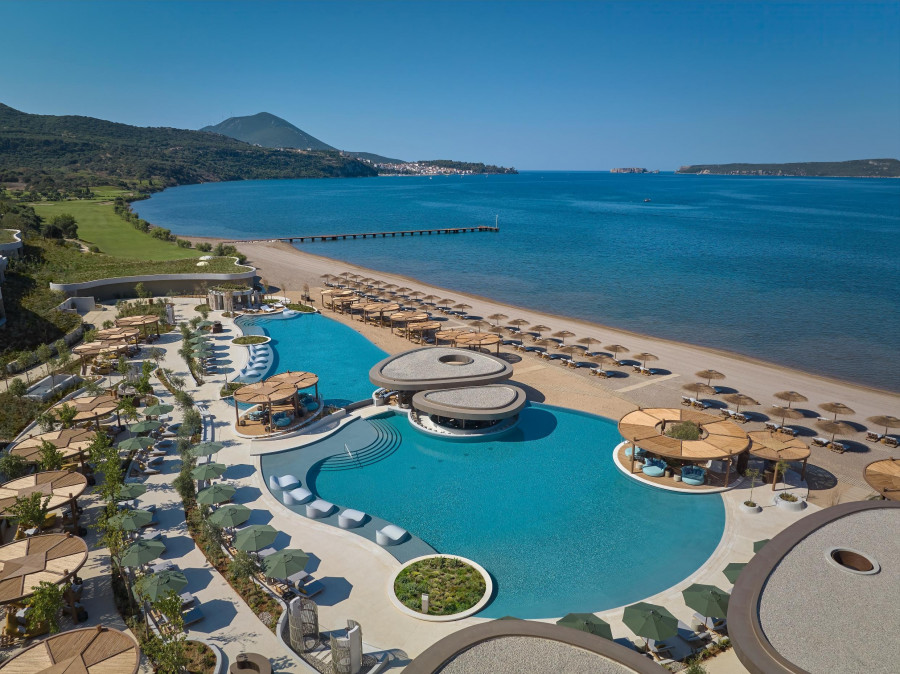 Mandarin-Oriental-Costa-Navarino_Ormos-Beach-Club_.jpg