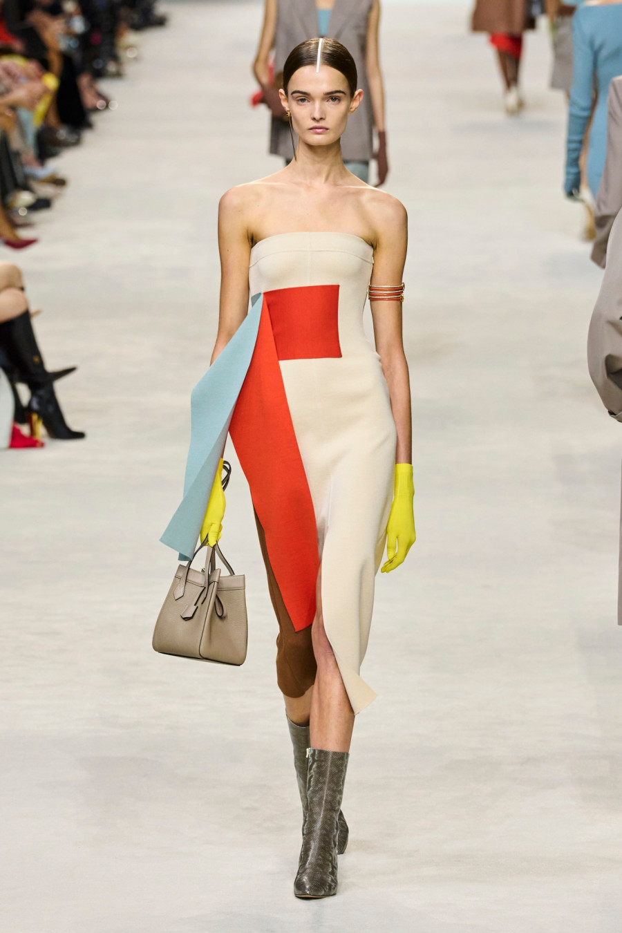 Fendi-S24-008.jpg
