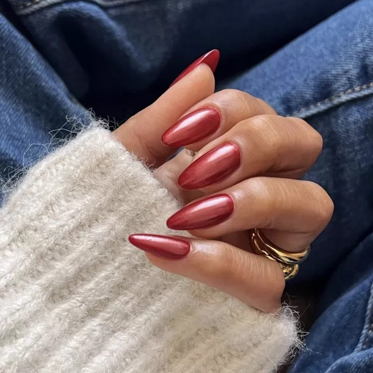 red-nails.jpg