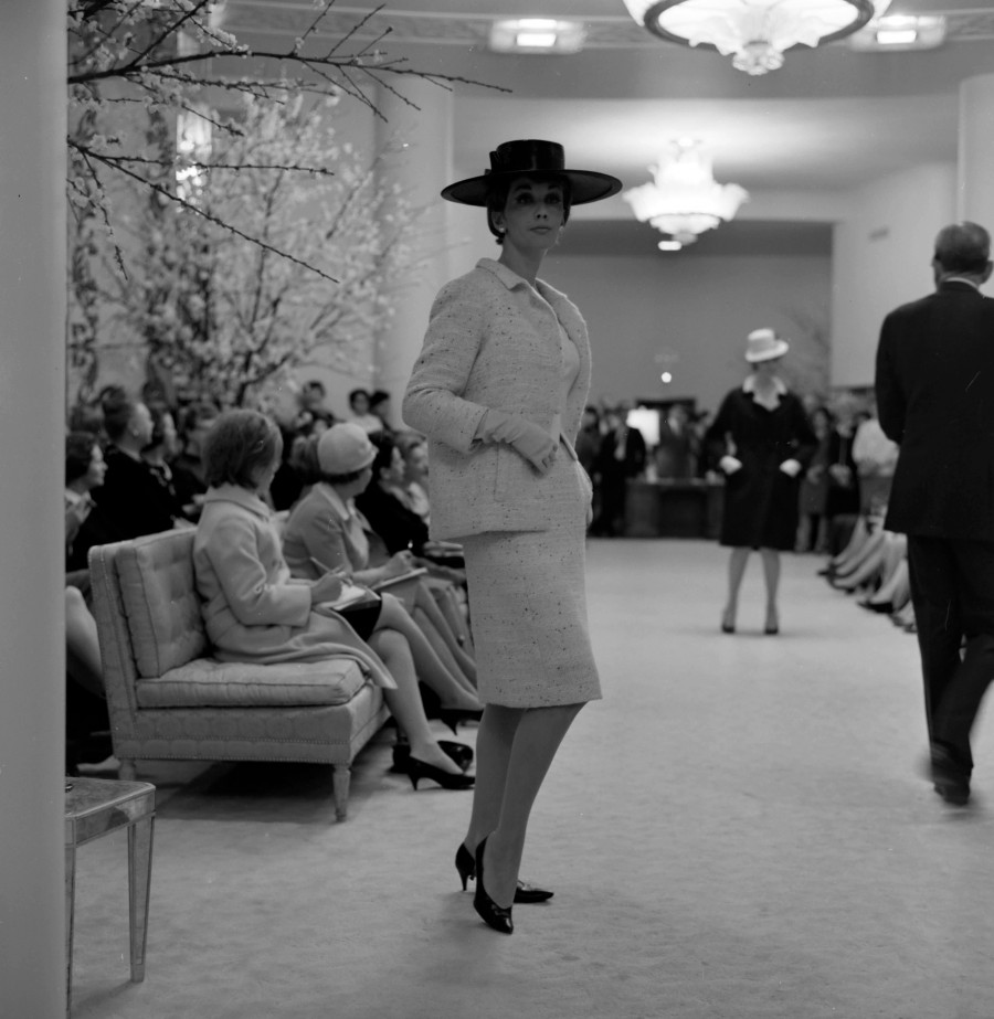 Cristobal Balenciaga Fall 1965 Couture Collection Fashion Show and Presentation