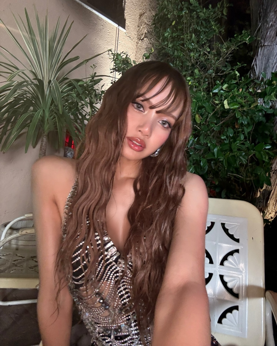 lalalalisa_m_1747667113_3636017741895624229_8012033210.jpg