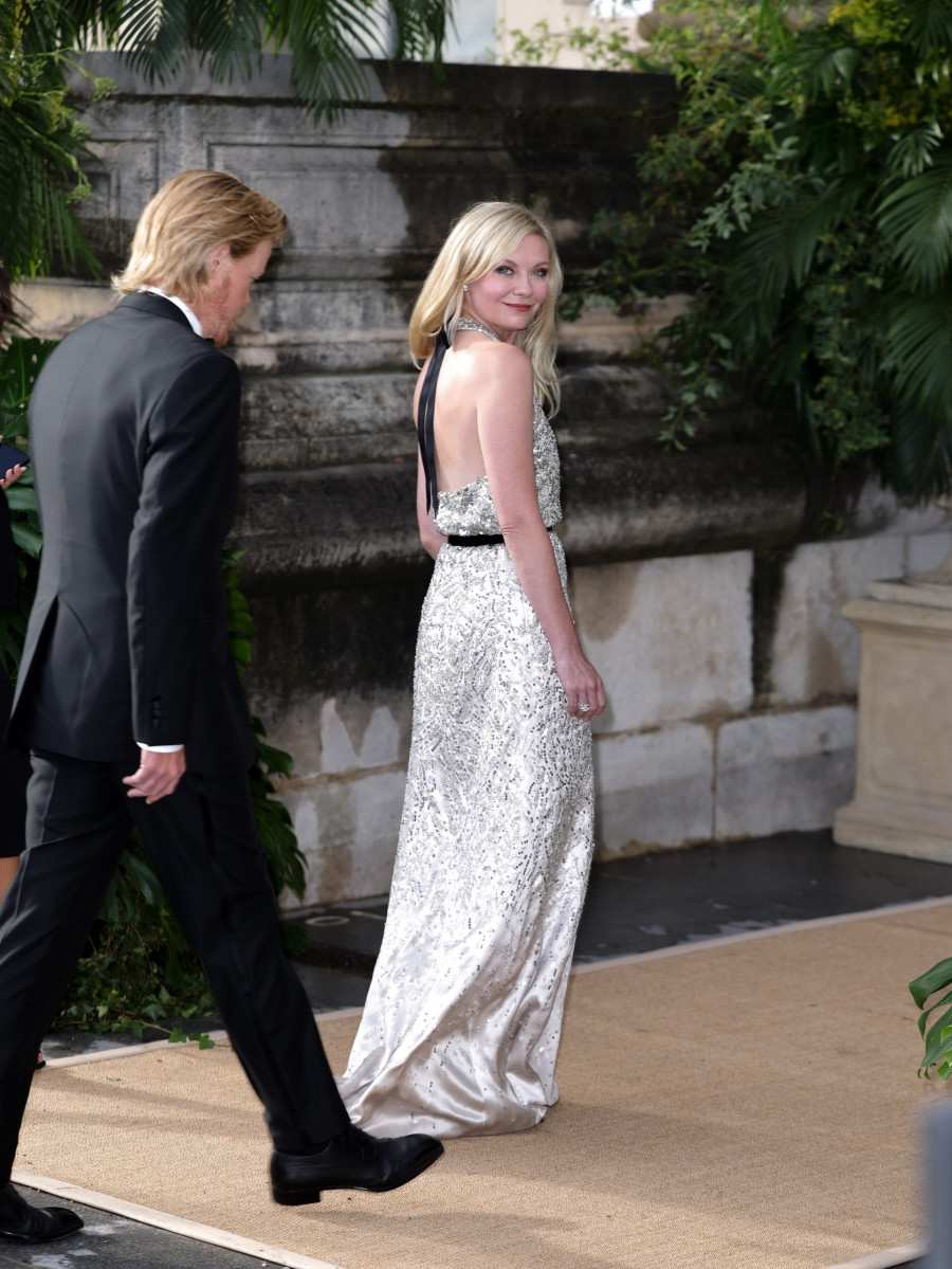 Bal D'Ete At The MusΓ©e Des Arts DΓ©coratifs β€“ Outside arrivals