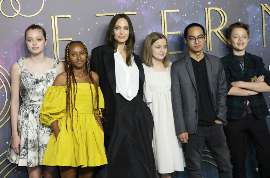 Shiloh Jolie-Pitt,Zahara Jolie-Pitt,Angelina Jolie,Vivienne Jolie-Pitt,Maddox Jolie-Pitt,Knox Jolie-Pitt