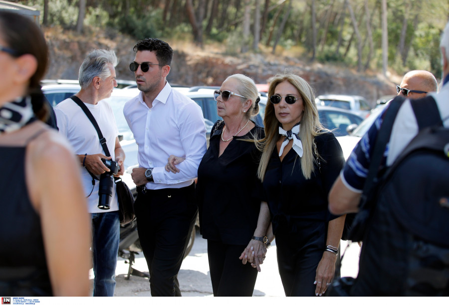 ΕΞΟΔΙΟΣ ΑΚΟΛΟΥΘΙΑ ΤΗΣ ΑΛΕΞΑΝΔΡΑΣ ΝΙΚΟΛΑΪΔΟΥ