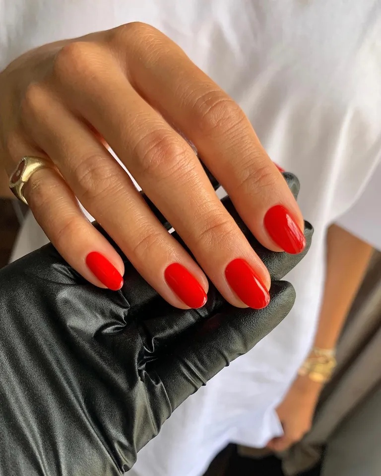 raelondonnails-red-nails.jpg