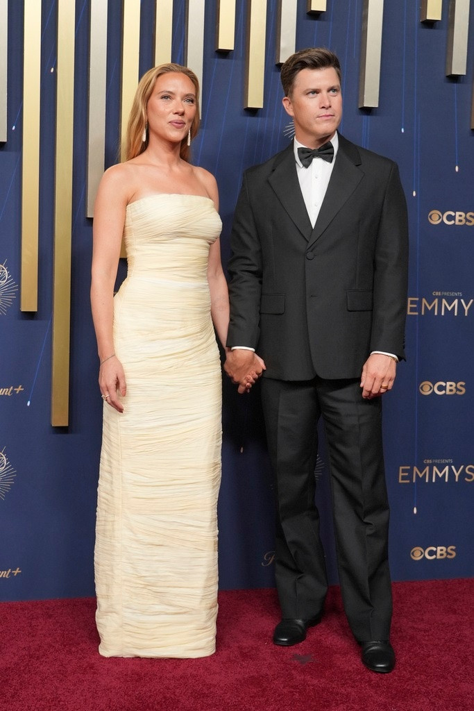 Scarlett Johansson,Colin Jost