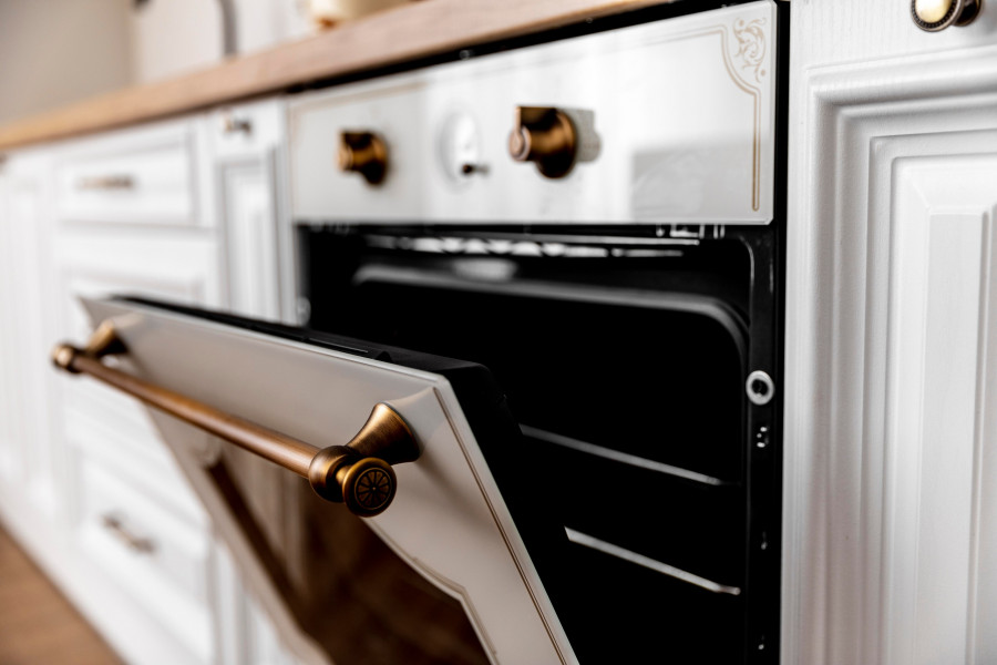 close-up-oven-with-golden-details.jpg