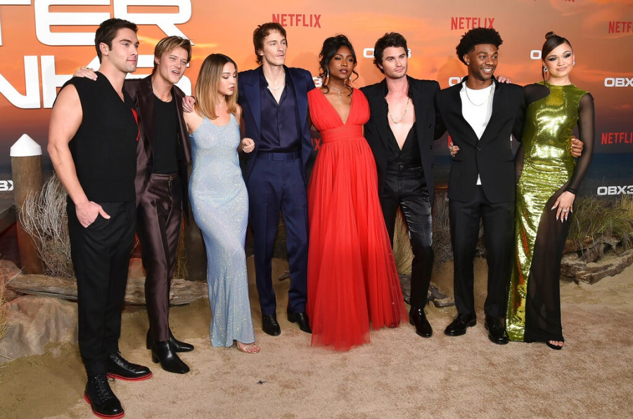 Austin North,Rudy Pankow,Madelyn Cline,Drew Starkey,Carlacia Grant,Chase Stokes,Jonathan Daviss,Madison Bailey