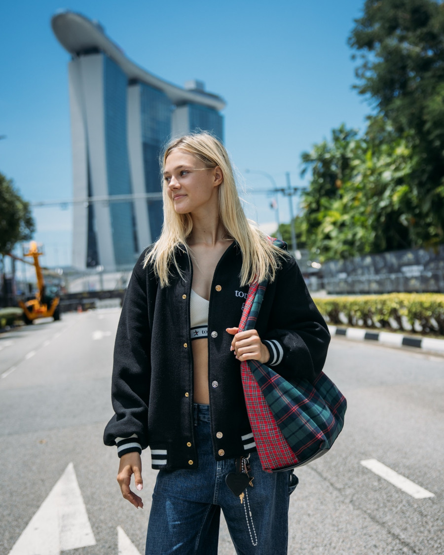 tommy-jeans-fall25-alba-larsenlids1-f1a-singapore.jpg