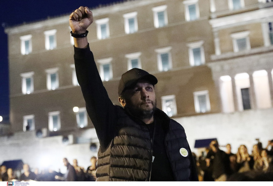 ΣΥΝΕΧΙΖΕΙ ΓΙΑ 21η ΜΕΡΑ ΤΗΝ ΑΠΕΡΓΙΑ ΠΕΙΝΑΣ Ο ΠΑΤΕΡΑΣ ΤΟΥ ΘΥΜΑΤΟΣ ΤΩΝ ΤΕΜΠΩΝ ΝΤΕΝΙ ΡΟΥΤΣΙ ΣΤΟ ΣΥΝΤΑΓΜΑ