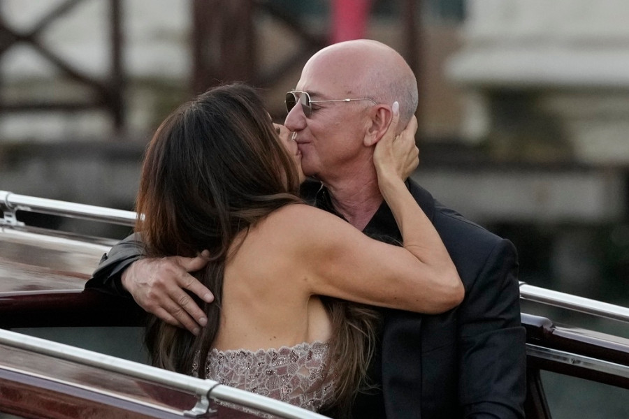 Lauren Sanchez Bezos,Jeff Bezos