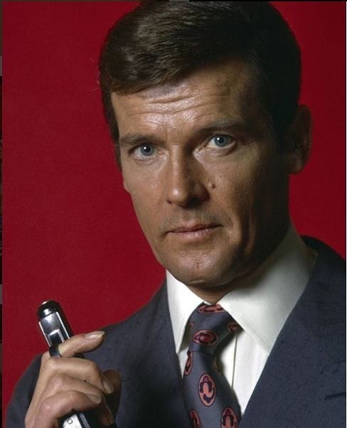 rogermoore007rp152102405617347979772841550404943763565.jpg