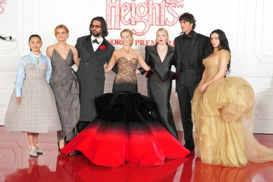 Hong Chau,Alison Oliver,Shazad Latif,Margot Robbie,Emerald Fennell,Jacob Elordi,Charli xcx