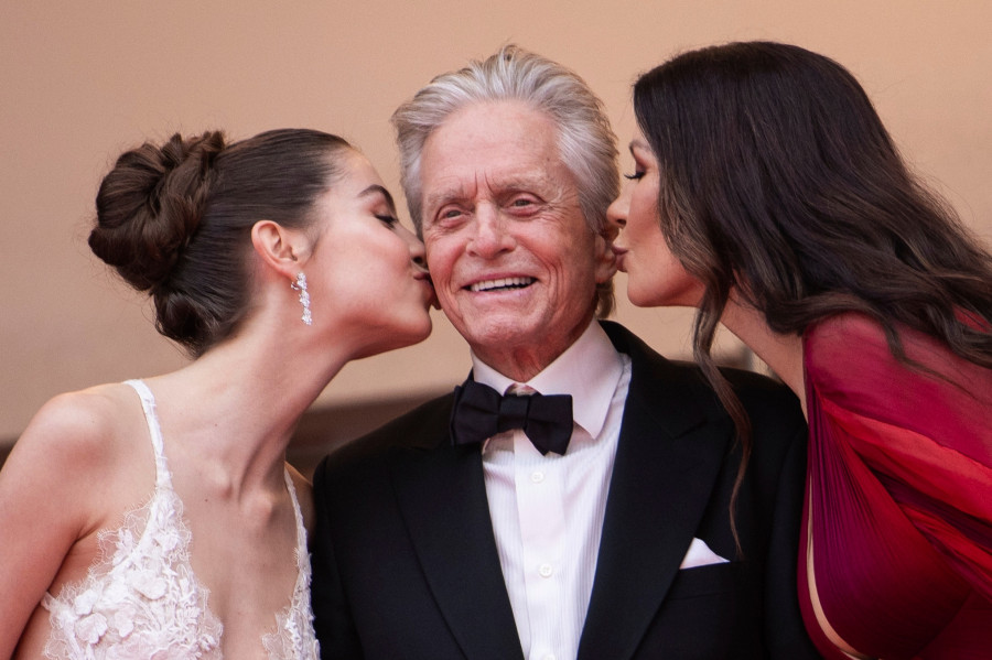 Michael Douglas,Catherine Zeta-Jones,Carys Zeta Douglas