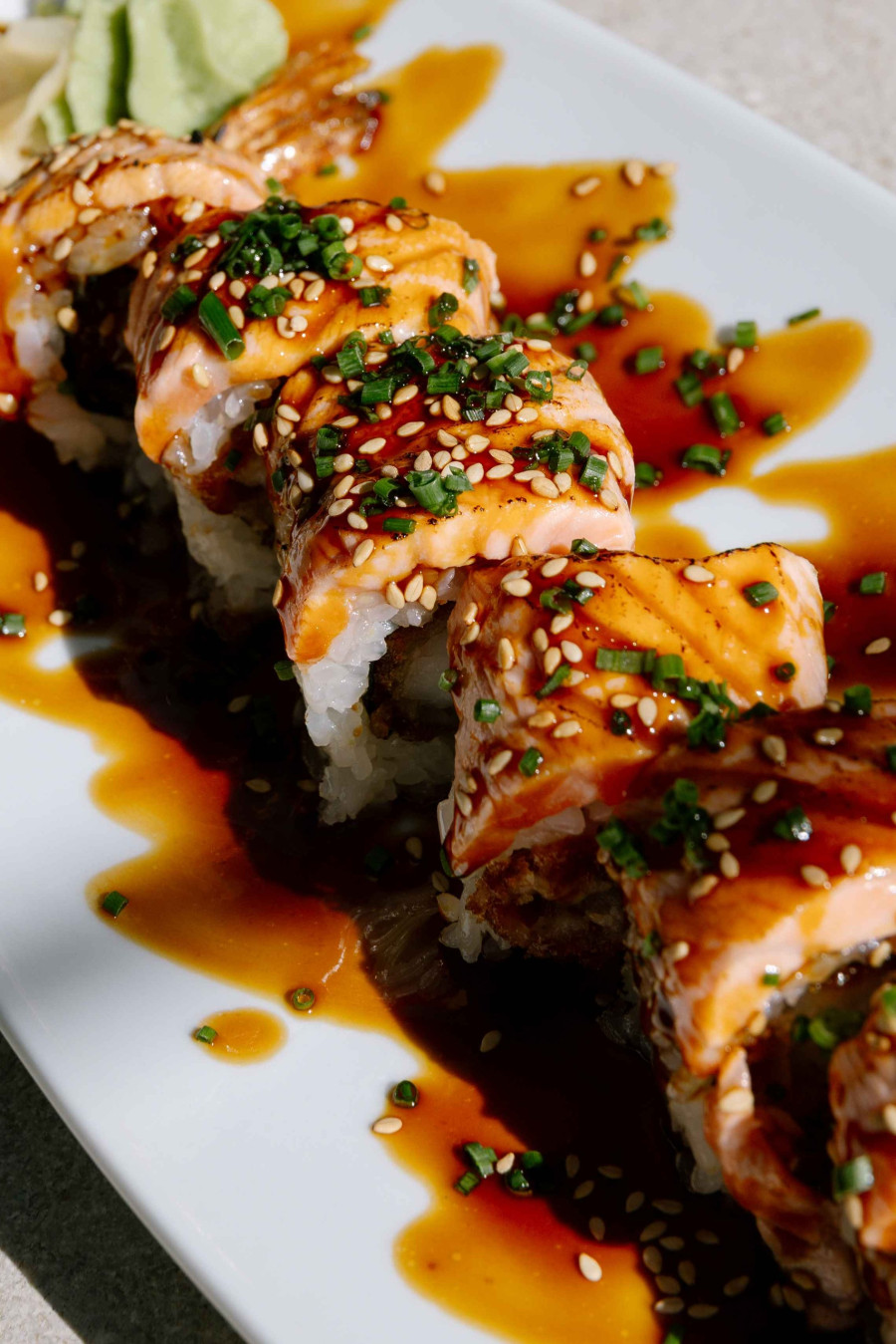 deipnosofisthrionto-natu-employtizei-th-gastronomikh-toy-taytothta-me-live-sushi-menuvisual2.jpg