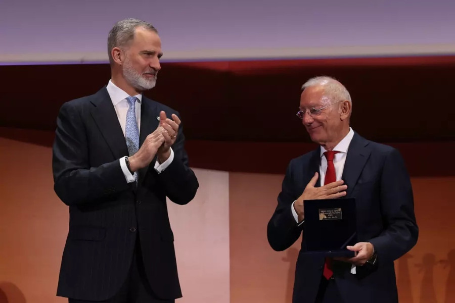 mfg-dam-viii-edicion-del-premio-reino-de-espana-a-la-trayectoria-empresarial-a-d-isak-andic.jpg