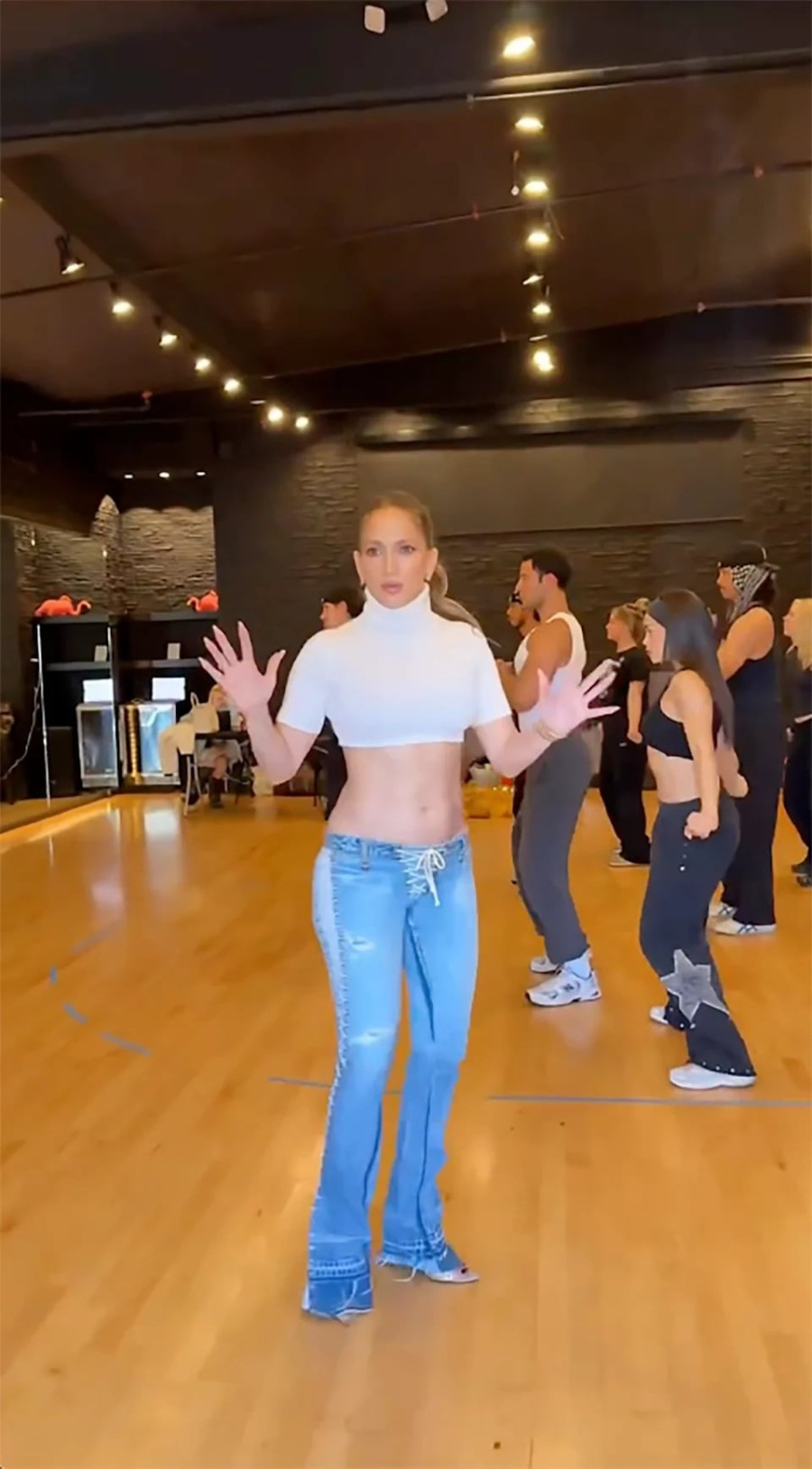 jlo2.jpg