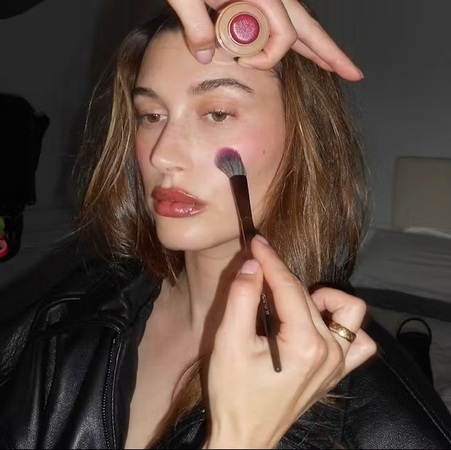 haileybieberblush.jpg