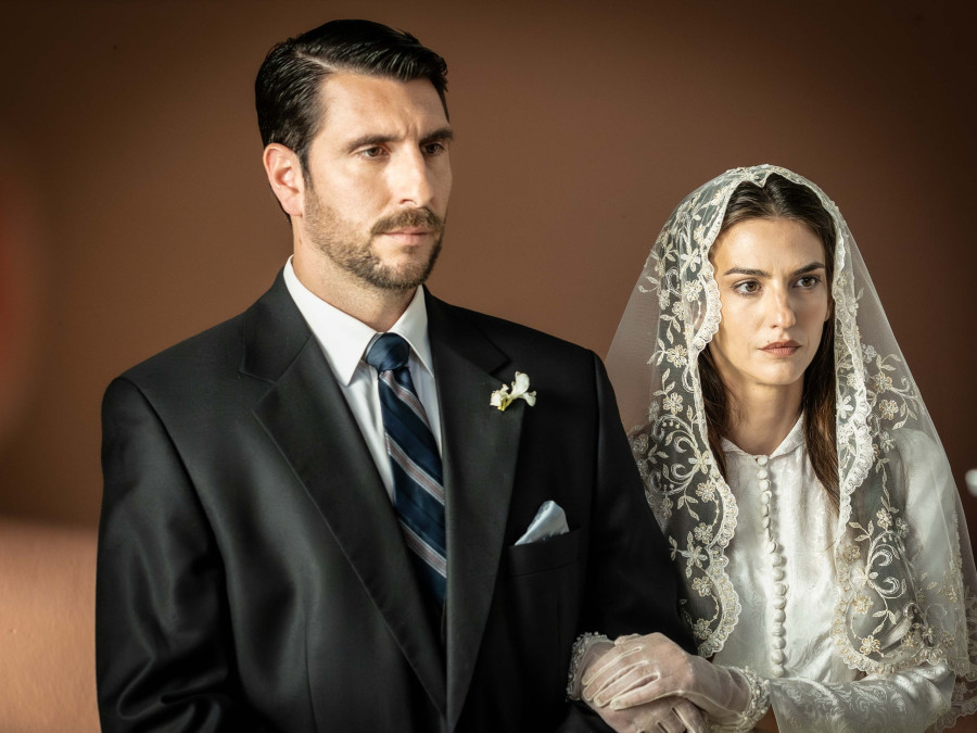 krino-and-agka8ibackstage-trailer-15.jpg