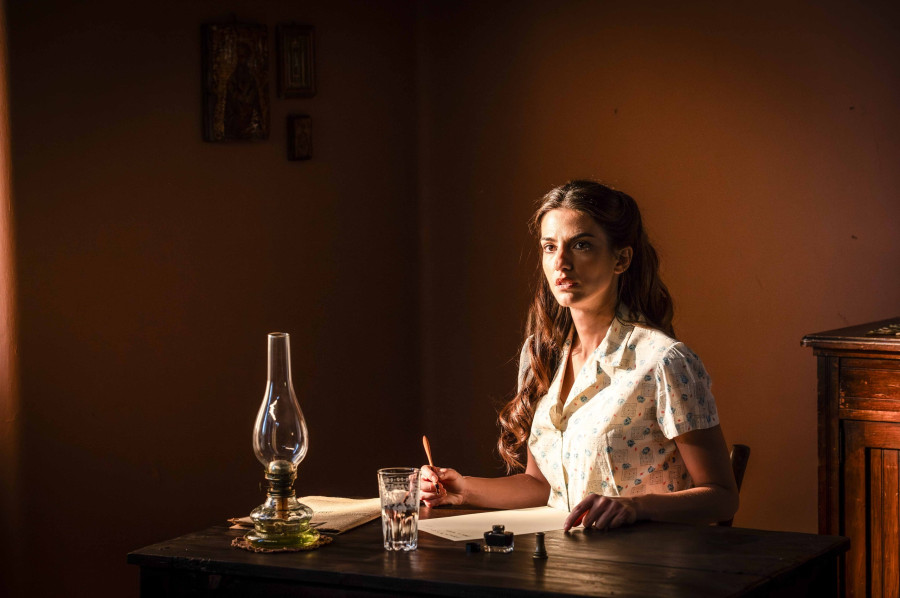 krino-and-agka8ibackstage-trailer-16.jpg