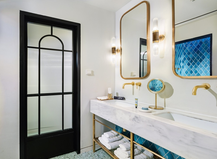 cool-corner-bathroom-a.jpg