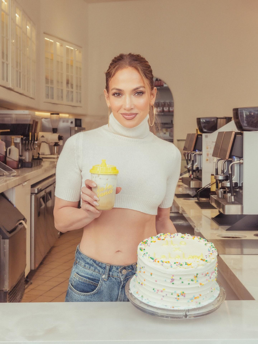 jlo17532905573683190605470813132305701719.jpg