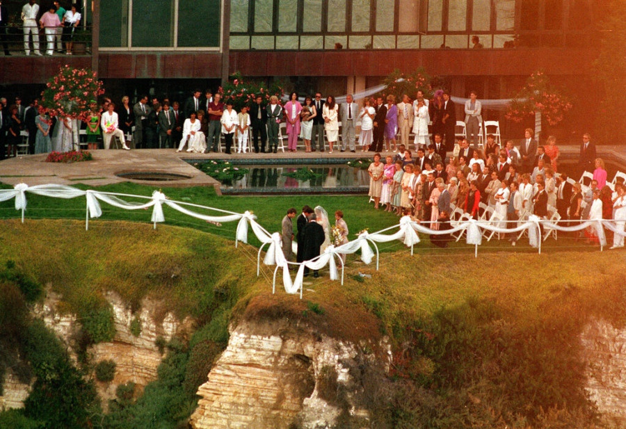 MADONNA PENN WEDDING MALIBU