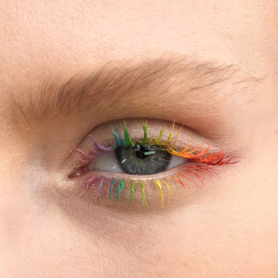 1787063163813-302303921-eyemaxxing.jpg