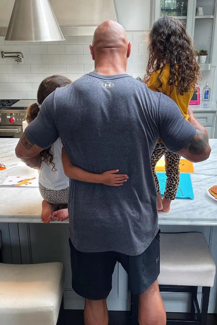 dwayne-johnson-daughters.jpg