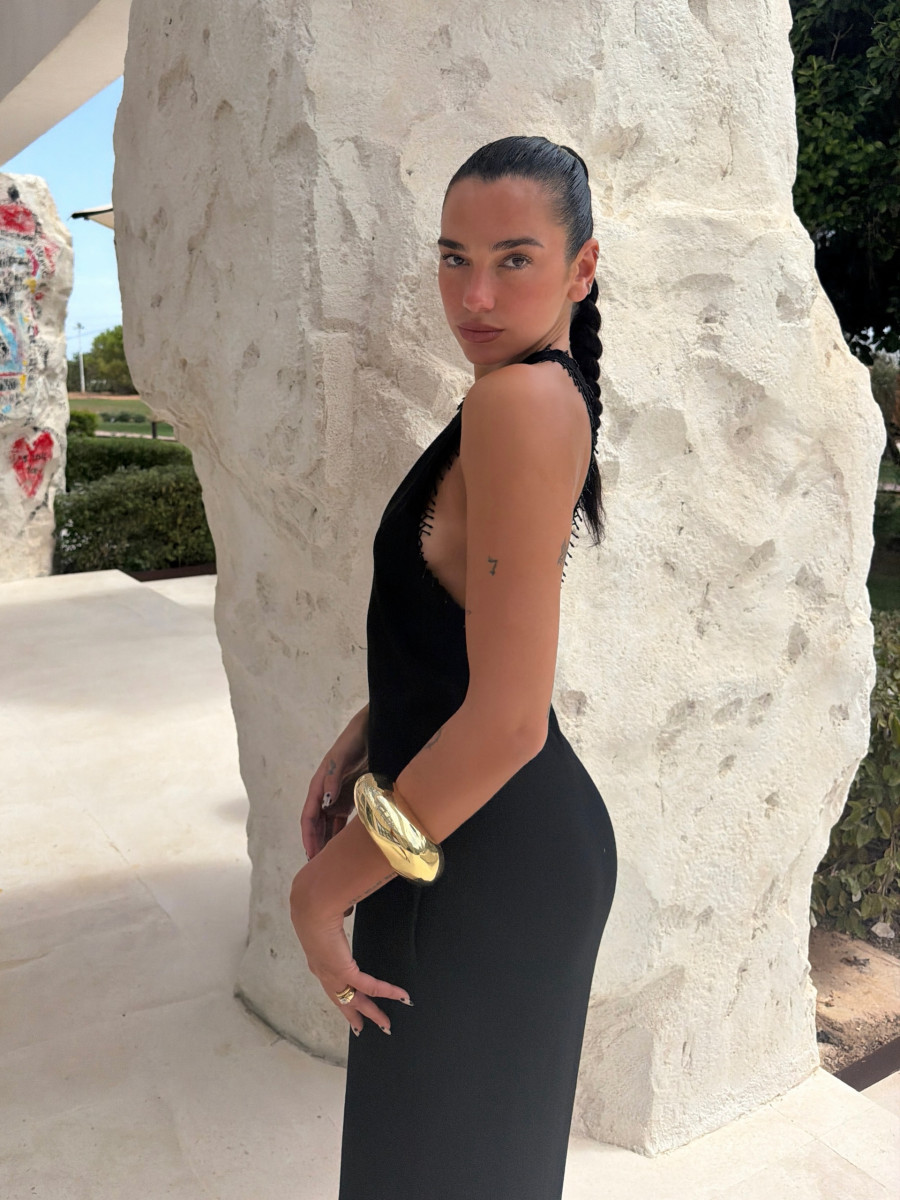 dualipa1787321701396866335902332317312331195.jpg