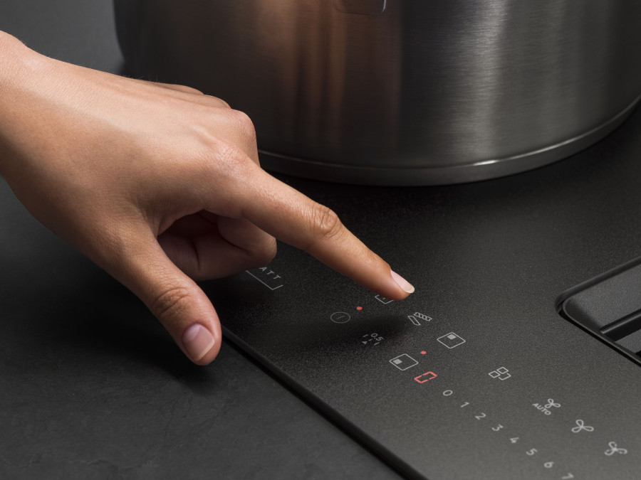 02aeg-7000-xtm-onepot-pasta-hob-uibenefit-image.jpg