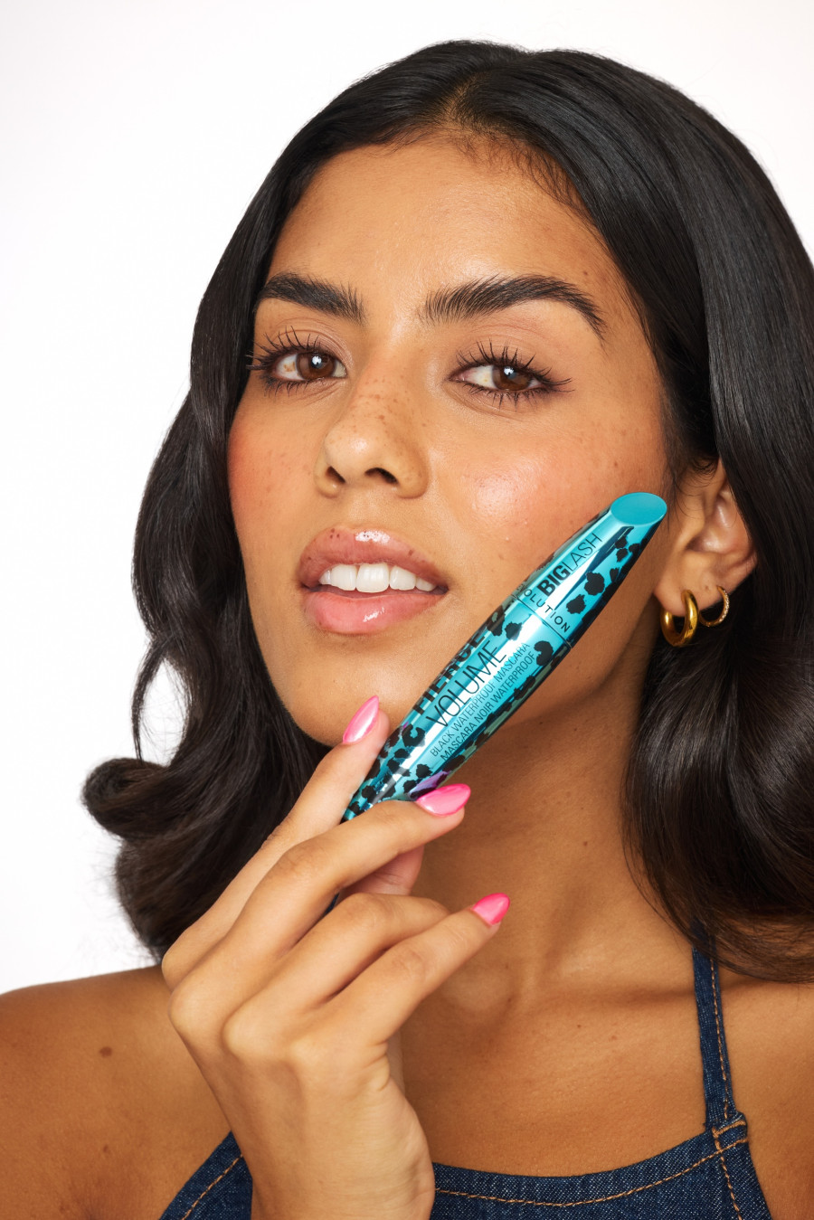 black-waterproof-mascarawith-product2025fierce-lashmodelella8648pink.jpg