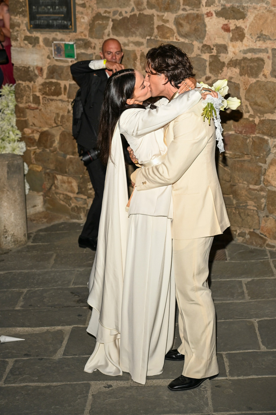 Dove Cameron And Damiano David Wedding In Montalcino