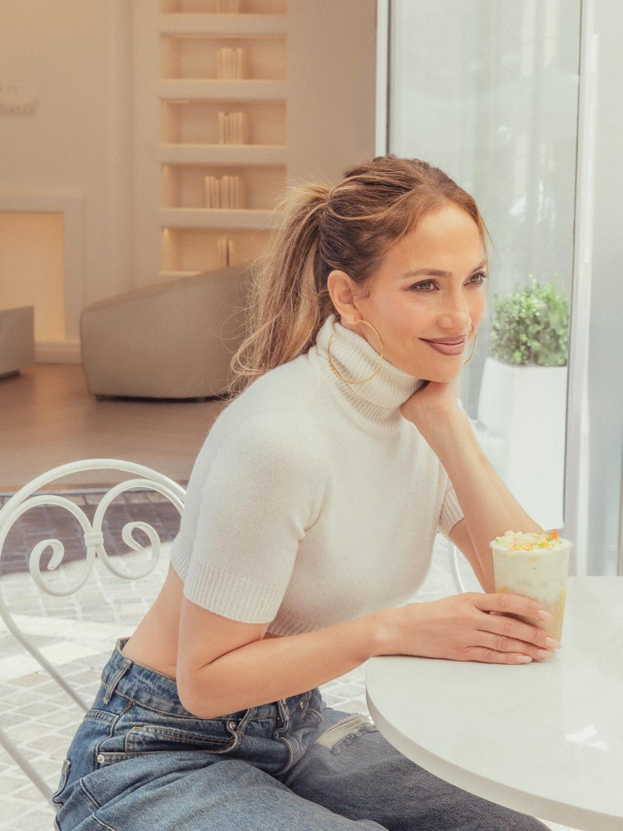 jlo17532905573683190605479157287305701719.jpg