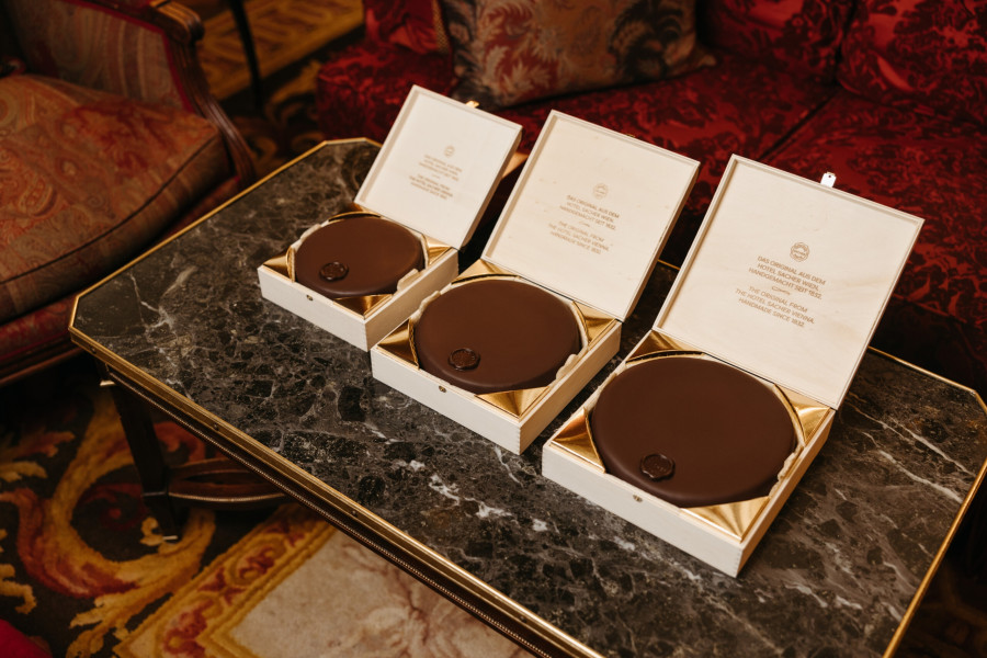04-original-sacher-torte.jpg