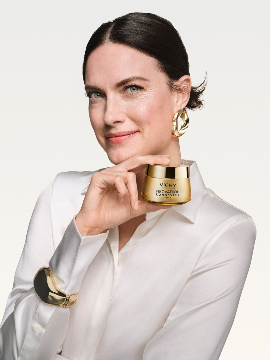 2025-vichy-neovadiol-longevity-cream-model-image-8.jpg