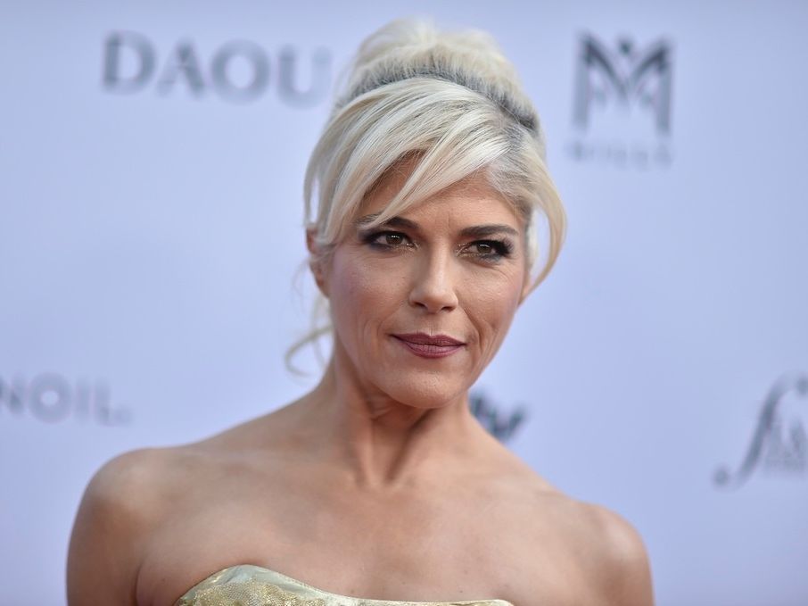 H Selma Blair πήρε τη διάγνωση της πολλαπλής σκλήρυνσης πριν 7 χρόνια και την έκανε δύναμη για ζωή