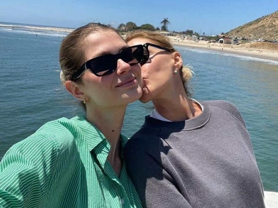 Η Τζένη Μπαλατσινού δεν πήγε στον γάμο της Αμαλίας αλλά με μια φράση έδειξε τη μεταξύ τους σχέση