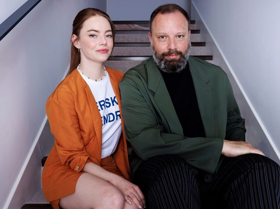 Έκπληξη Λάνθιμου: το ηχητικό μήνυμα της Emma Stone στα ελληνικά που έκανε το Μέγαρο να γελάσει