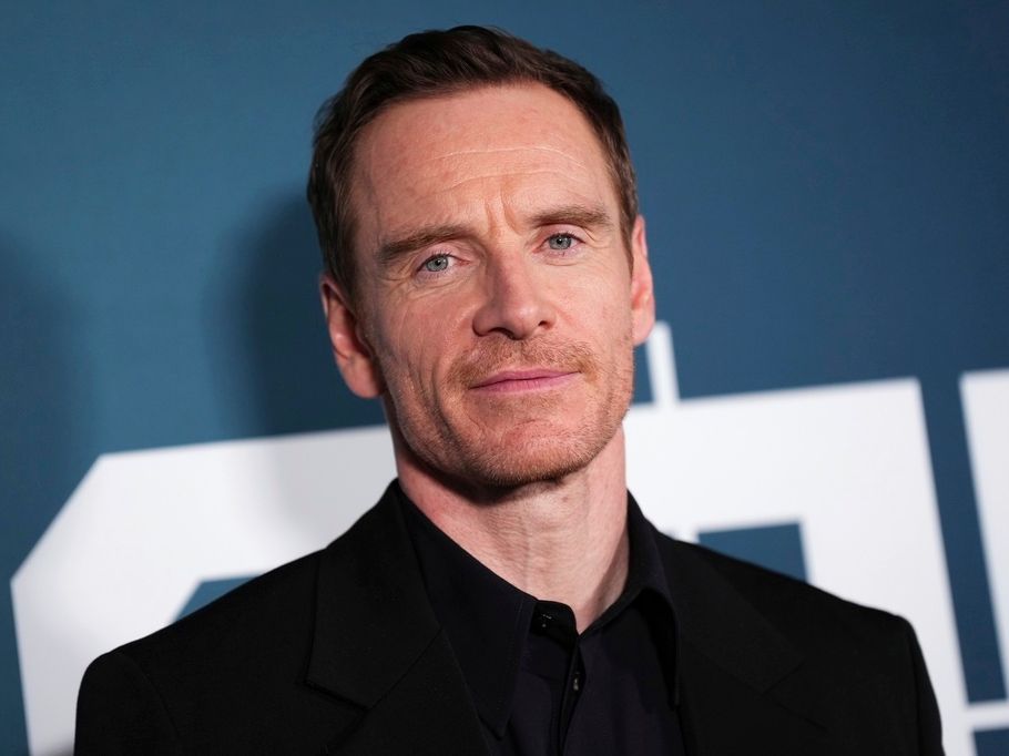 Ο Michael Fassbender γίνεται ο πατριάρχης των Kennedy & το Netflix ετοιμάζει την πιο φιλόδοξη σειρά